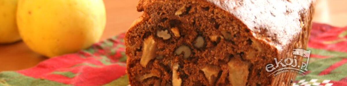 Babka bez cukru z jabłkami i orzechami
