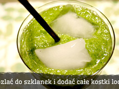 Rozlać do szklanek i dodać całe kostki lodu