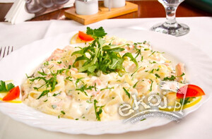 Łosoś w sosie z makaronem KETO 280g Seafood