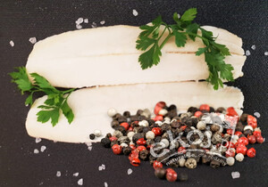 Śledzie lekko solone a'la matjas Z KOLOROWYM PIEPRZEM w słoiku 300g Seafood
