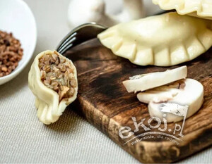 Pierogi z kaszą gryczaną i pieczarkami 500g Kowal