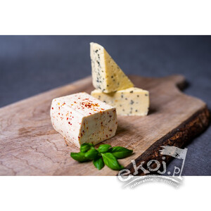 Ser krowi Młoda Krówka z papryką chili ok. 220g Sery Łomnickie